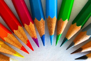 A rainbow of coloured pencils